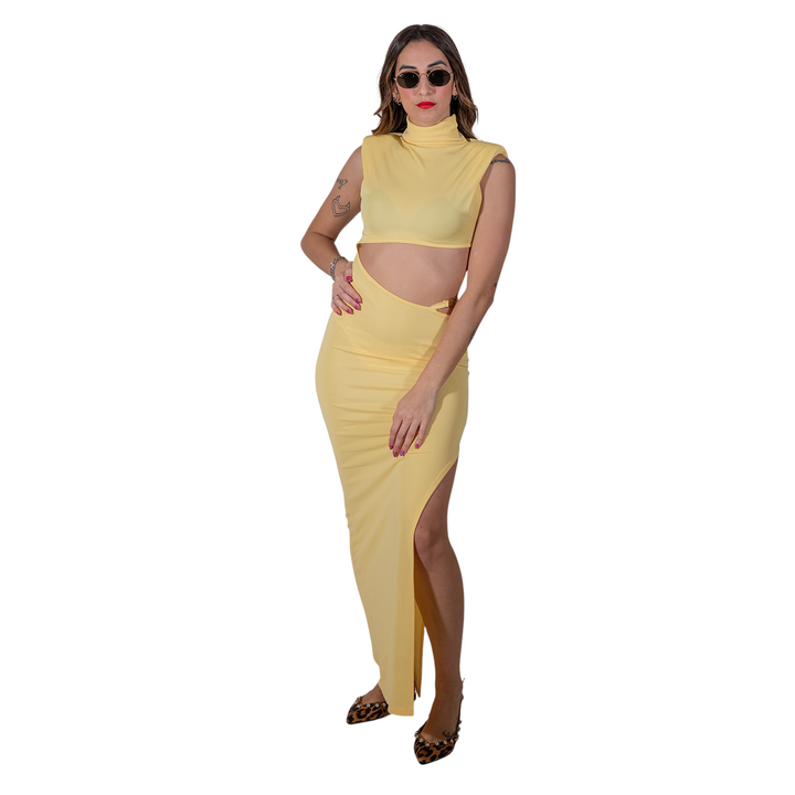 VESTIDO CON RECORTES AMARILLO