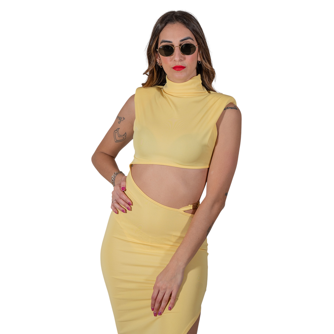 VESTIDO CON RECORTES AMARILLO