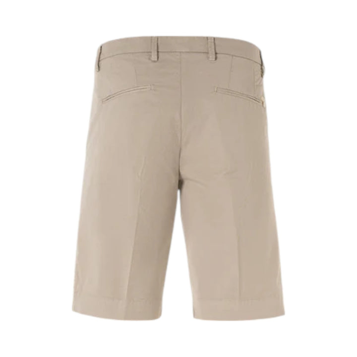 BERMUDAS CON BOLSILLOS AMERICANOS Y CINTURÓN CAMEL
