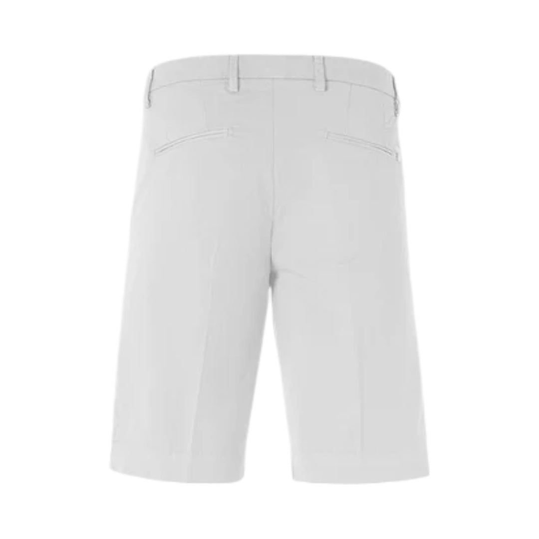 BERMUDAS CON BOLSILLOS AMERICANOS Y CINTURÓN BLANCO
