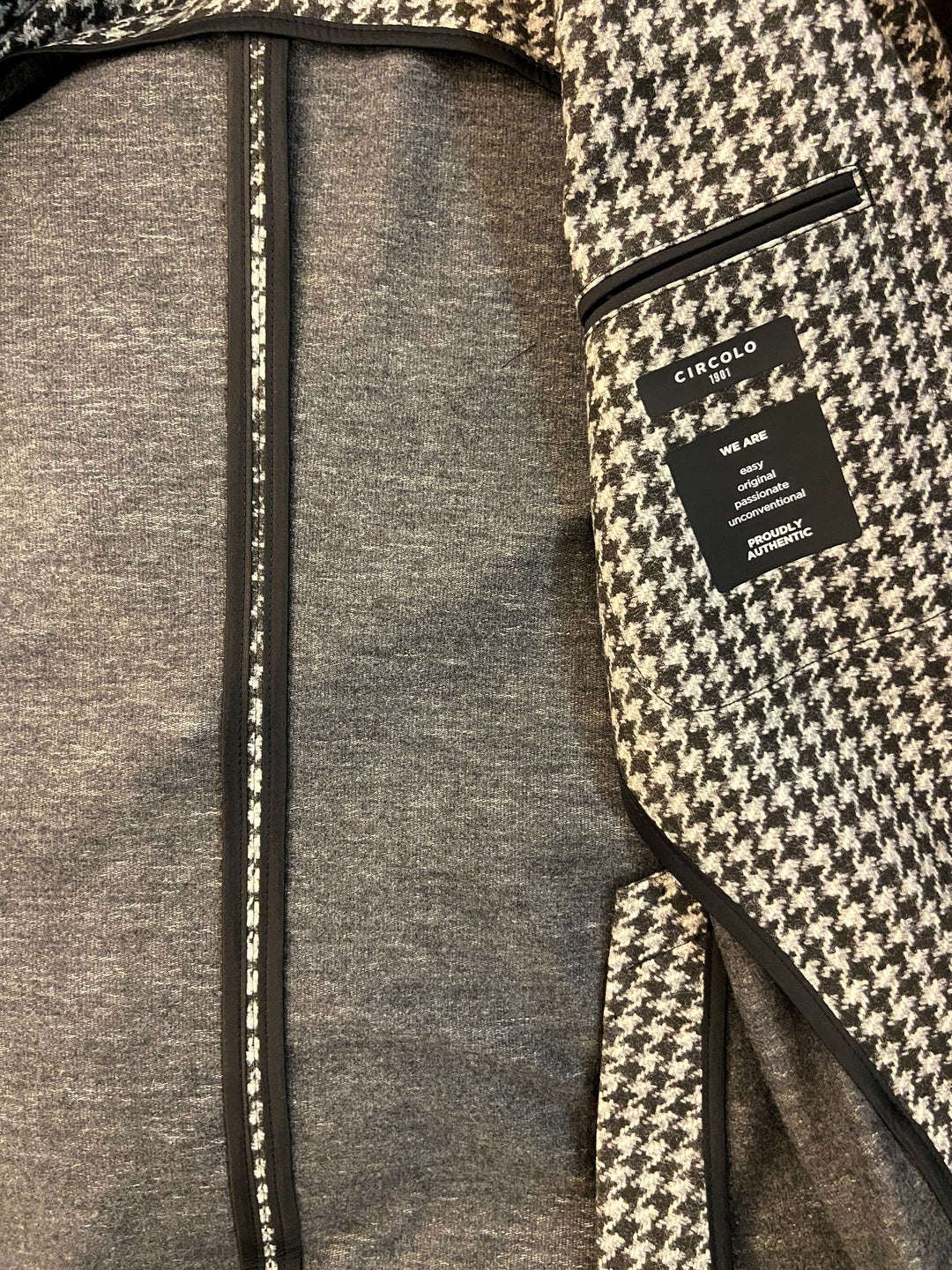 BLAZER DE PATA DE GALLO NEGRO Y BLANCO