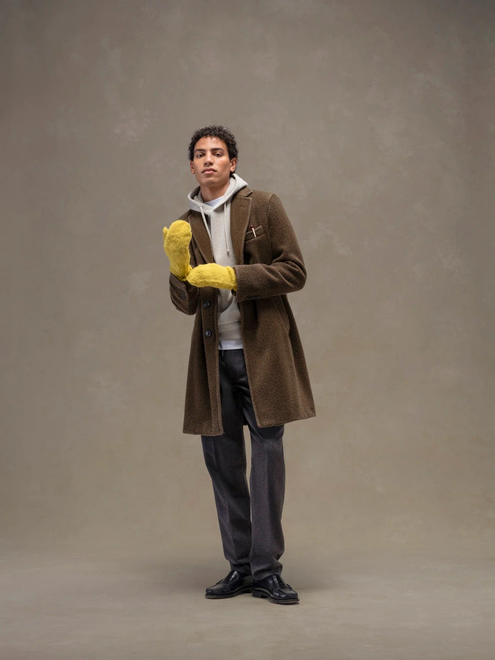 ABRIGO DE LANA VIRGEN TEÑIDA EN VERDE