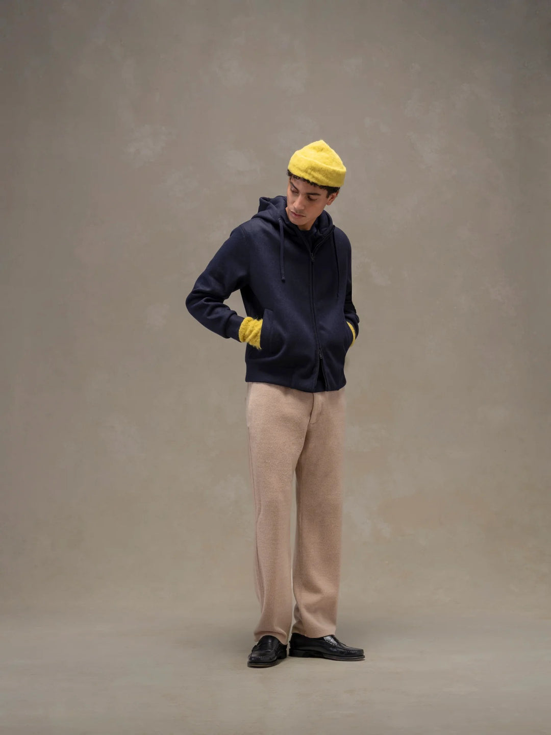 SUDADERA CON CAPUCHA Y CREMALLERA COMPLETA DE LANA AZUL OSCURO