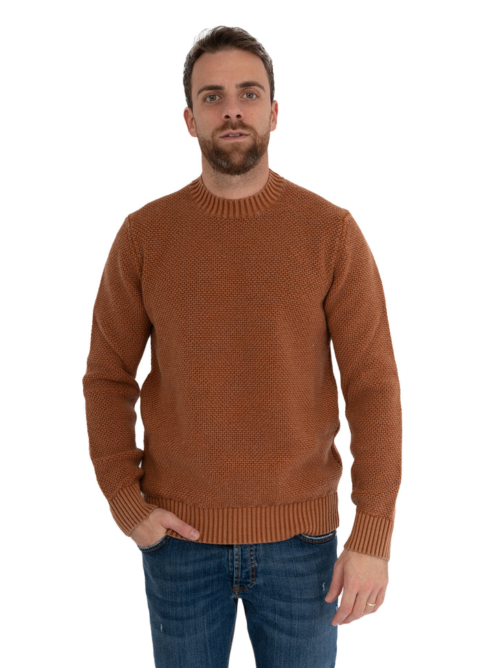 imagen-1-círculo-1901-cuello-lana-virgen-punto-gennaro-terracota-prendas de punto-cn4624-cuello-p-gennaro-almendra