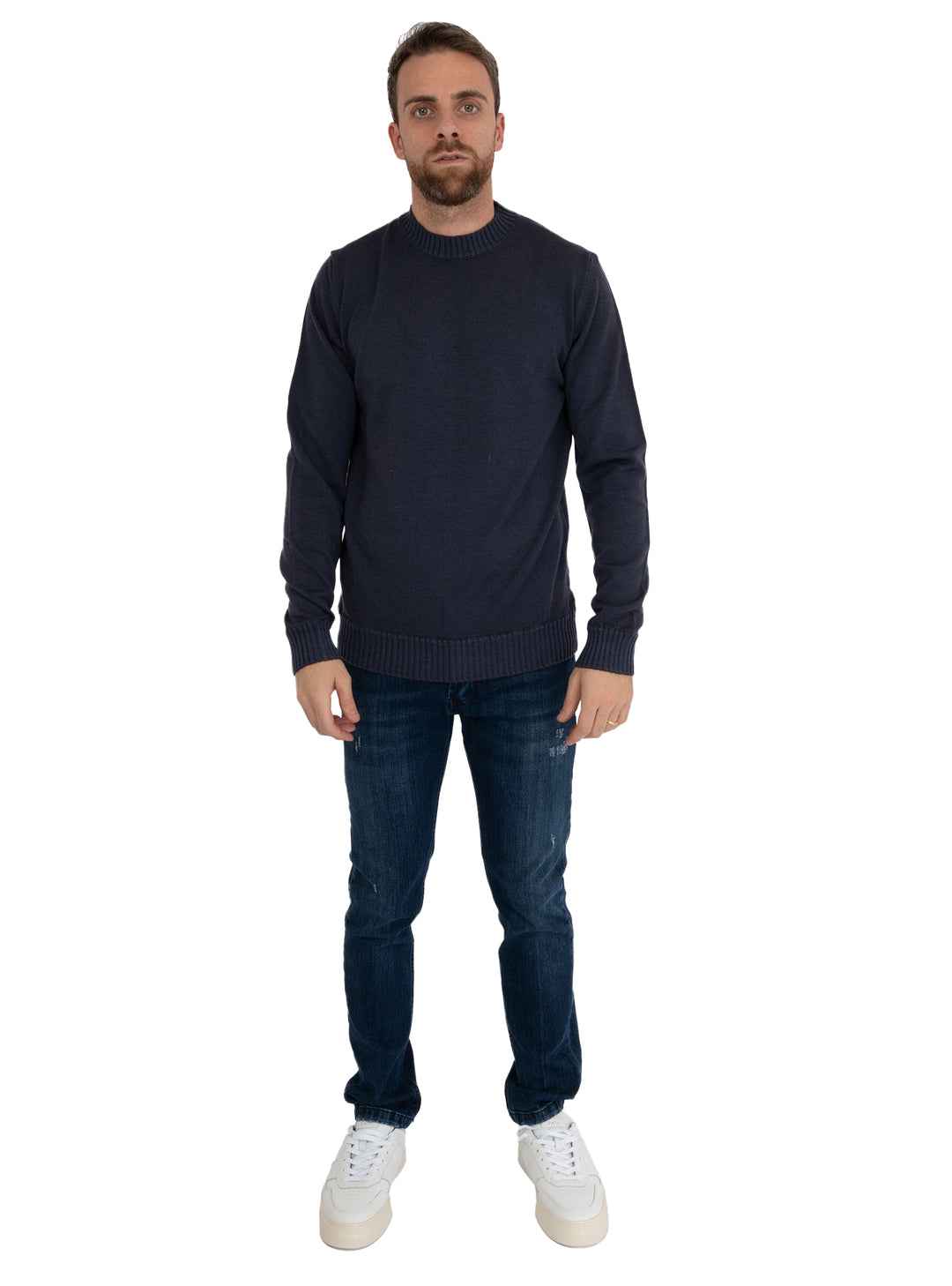 imagen-4-alexander-paricollo-lana-virgen-azul-prendería-petrarca-azul