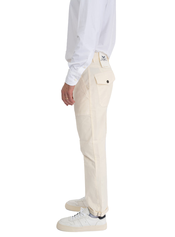 imagen-5-clark-pantalones-con-bolsillos-de-parche-marfil-pantalones-wayne-t091-marfil