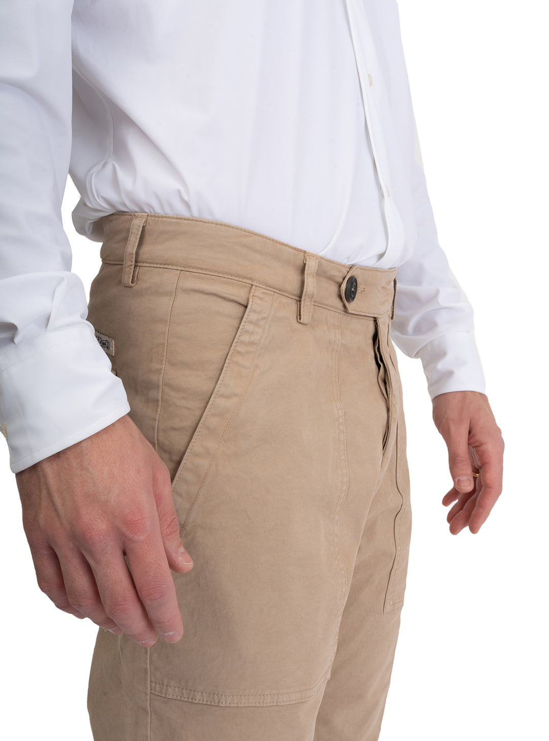 imagen-5-clark-pantalones-con-bolsillos-de-parche-beige-pantalones-wayne-t091-beige